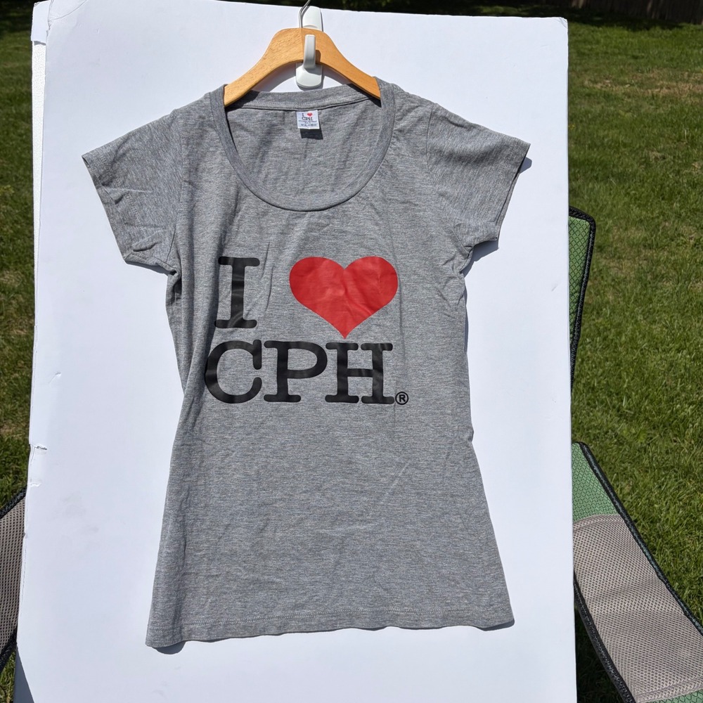 I Love CPH‎ Copenhagen Souvenir T-Shirt Gray Graphic Heart Tee Womens Small